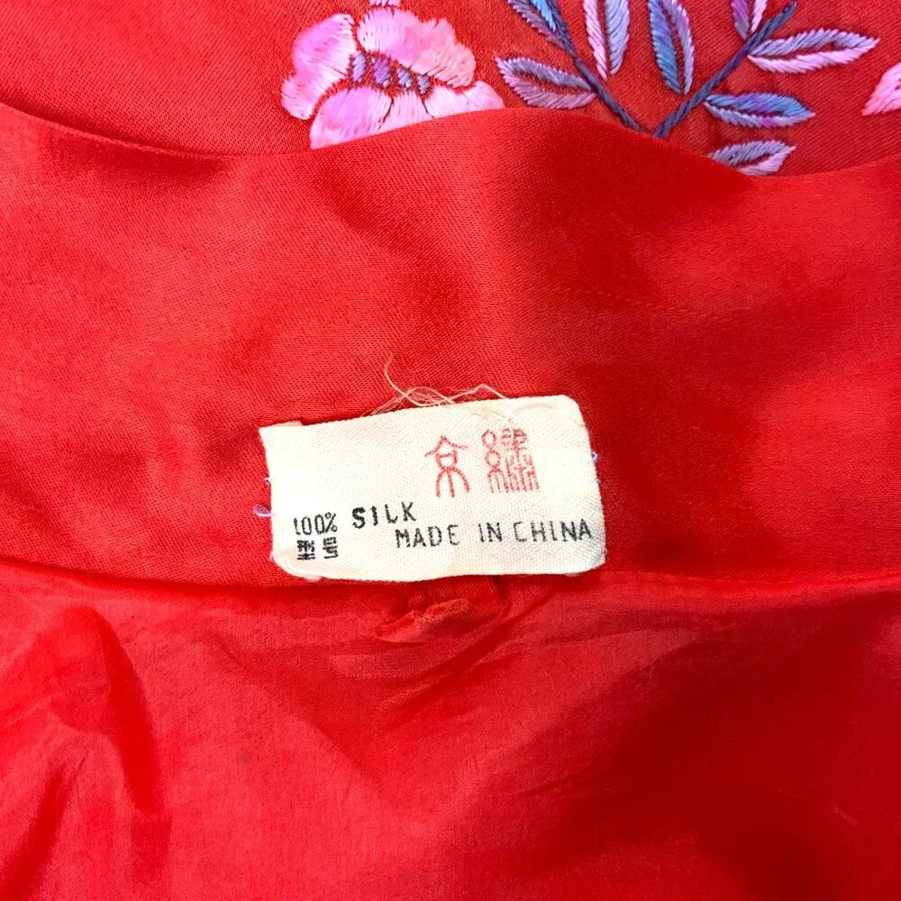 Vintage 50s - 60s Silk Layered Red Embroidered Kimono Robe Sz M - Picture 3 of 16